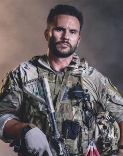 Juan Pablo Raba autograph