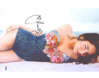 Jessica Gomes autograph