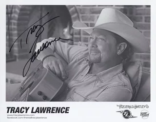 Tracy Lawrence autograph