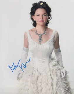 Ginnifer Goodwin autograph