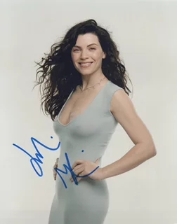 Julianna Margulies autograph
