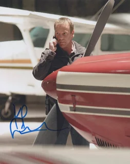 Kiefer Sutherland autograph