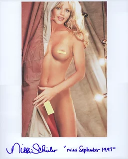 Nikki Schieler autograph