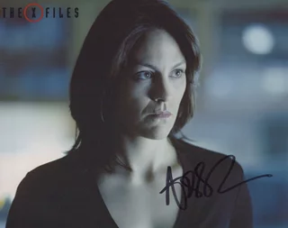 Annabeth Gish autograph