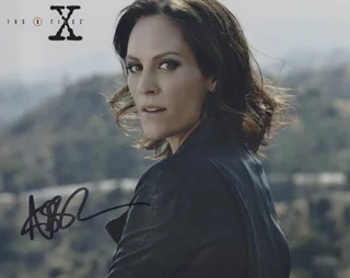 Annabeth Gish autograph