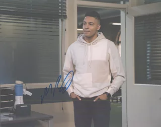 Michael Evans Behling autograph