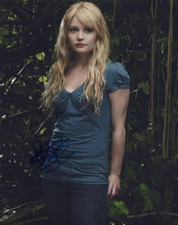 Emilie de Ravin autograph