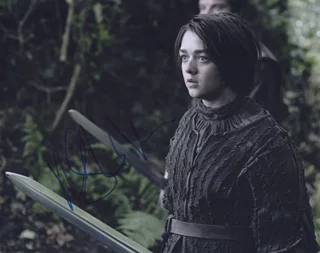 Maisie Williams autograph