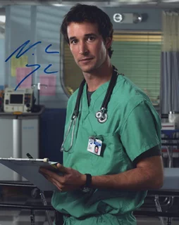 Noah Wyle autograph