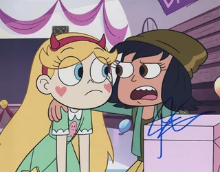 Abby Elliott autograph