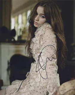 Alice Englert autograph