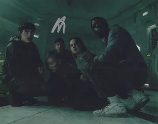 Archie Renaux autograph