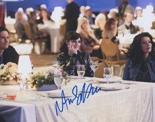 Aubrey Peeples autograph