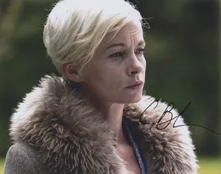 Carolyn Bracken autograph