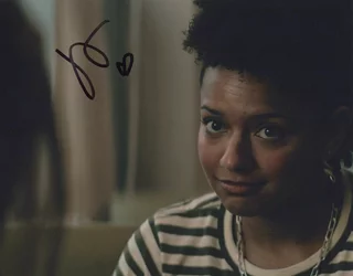 Djouliet Amara autograph