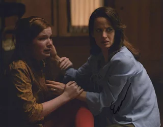 Elizabeth Reaser autograph