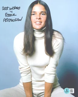Ali MacGraw autograph