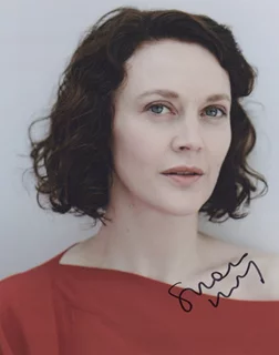 Simone Kirby autograph