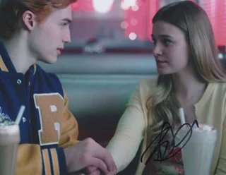 Tiera Skovbye autograph