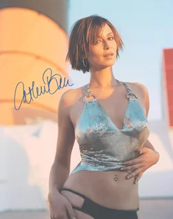 Catherine Bell autograph