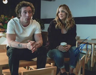 Abby Elliott autograph