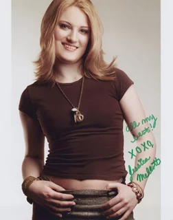 Jessica Mellott autograph