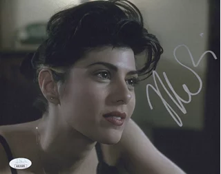 Marisa Tomei autograph