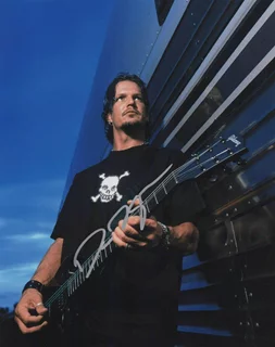 Dan Donegan autograph