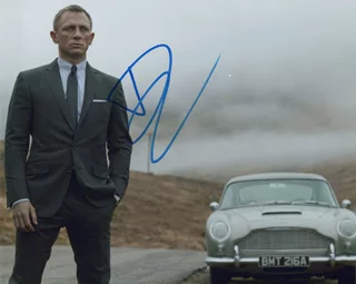 Daniel Craig autograph