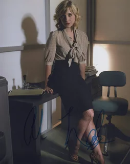 Allison Mack autograph