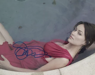 Olivia Wilde autograph