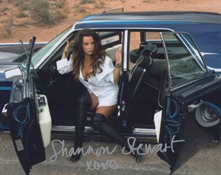 Shannon Stewart autograph