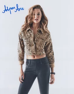 Alyssa Arce autograph