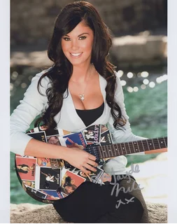 Jayde Nicole autograph