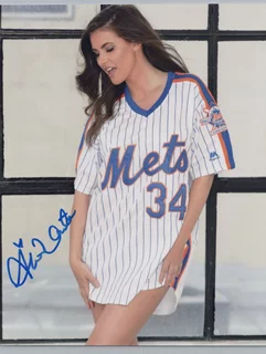 Alison Waite autograph