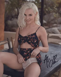Ali Claire autograph