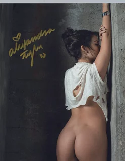 Alexandra Tyler autograph