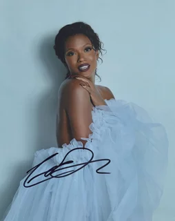 Cassandra Freeman autograph