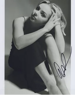 Lea Myren autograph