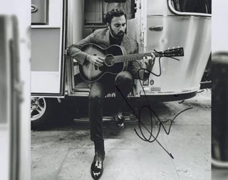 Himesh Patel autograph