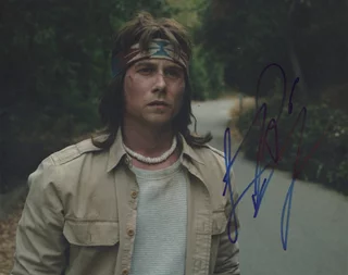 Lou Taylor Pucci autograph