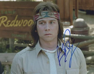 Lou Taylor Pucci autograph