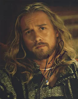 Lou Taylor Pucci autograph