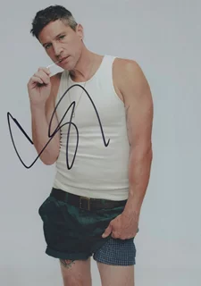 Simon Rex autograph