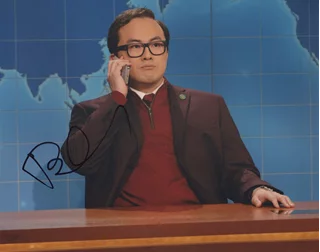 Bowen Yang autograph