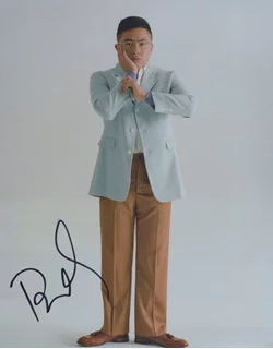 Bowen Yang autograph