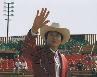 Steven Yeun autograph