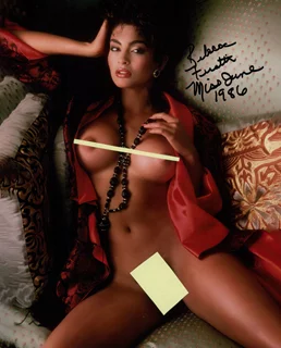 Rebecca Ferratti autograph