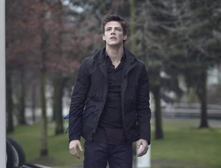 Grant Gustin autograph