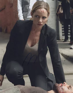 Marley Shelton autograph
